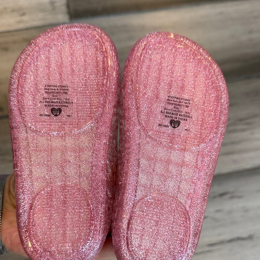 NWOT Pink Glitter Kids Shoes - Picture 6 of 10